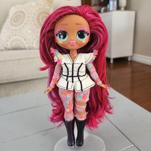 MGA LOL Surprise OMG Queen Miss Divine Fashion Doll Queens Beautiful